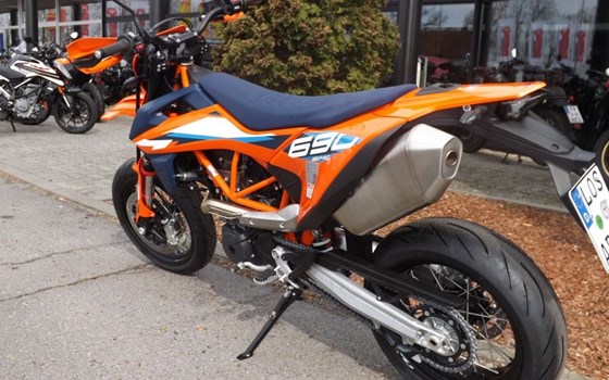 Gebrauchtmotorrad KTM 690 SMC R - Bild 11