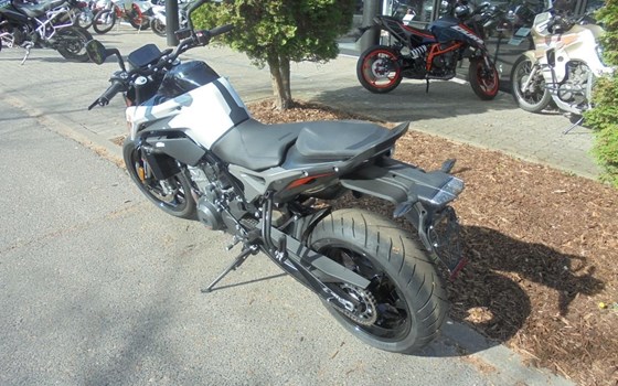 Gebrauchtmotorrad KTM 790 Duke L - Bild 9