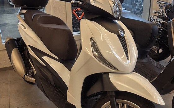 Gebrauchtmotorrad Piaggio Beverly 300 hpe - Bild 1
