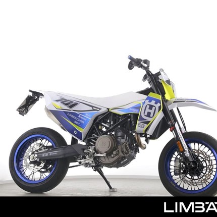 NEUFAHRZEUG Husqvarna 701 Supermoto