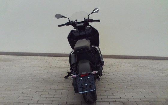 Gebrauchtmotorrad BMW CE 04 - Bild 8