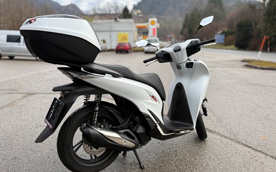 Gebrauchtmotorrad Honda SH125i - Bild 3