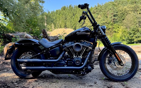 Gebrauchtmotorrad Harley-Davidson Softail Street Bob FXBB - Bild 4