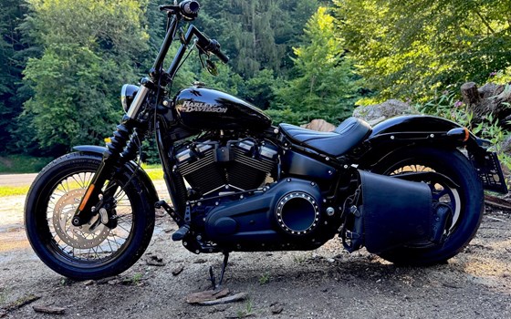 Gebrauchtmotorrad Harley-Davidson Softail Street Bob FXBB - Bild 5