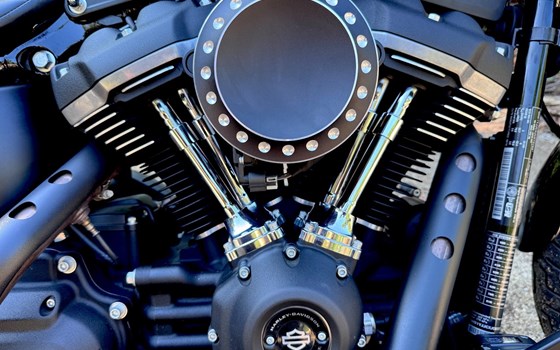 Gebrauchtmotorrad Harley-Davidson Softail Street Bob FXBB - Bild 6