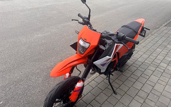 Neufahrzeug KTM 390 SMC R - Bild 5
