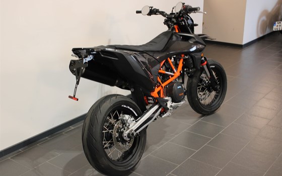 Gebrauchtmotorrad KTM 690 SMC R - Bild 6