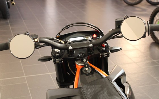 Gebrauchtmotorrad KTM 690 SMC R - Bild 13