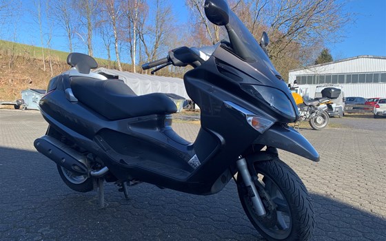 Gebrauchtmotorrad Piaggio X-EVO 400 - Bild 3