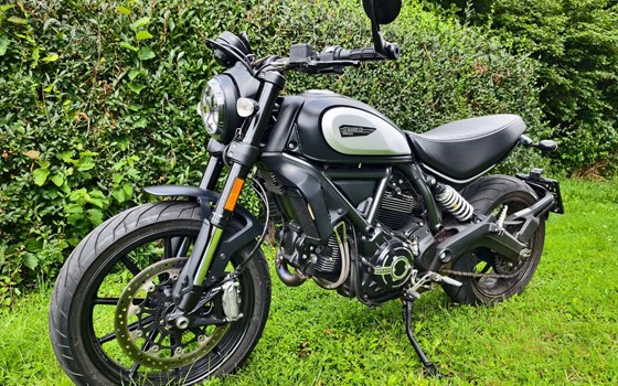 Gebrauchtmotorrad Ducati Scrambler Icon Dark - Bild 1