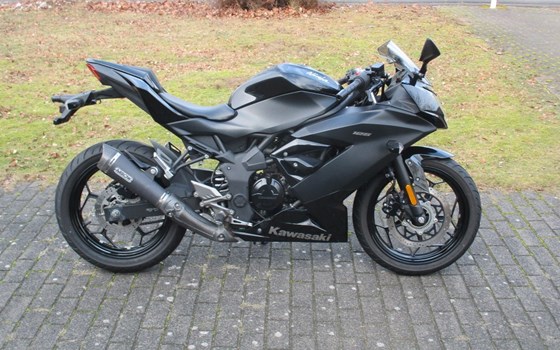 Gebrauchtmotorrad Kawasaki Ninja 125 - Bild 1
