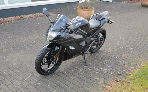 Gebrauchtmotorrad Kawasaki Ninja 125 - Bild 9
