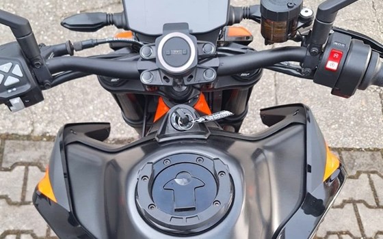 Gebrauchtmotorrad KTM 890 Duke R - Bild 10