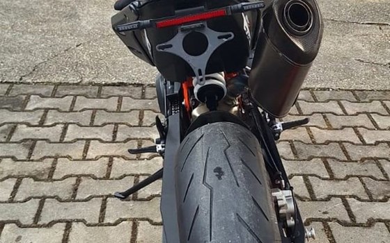 Gebrauchtmotorrad KTM 890 Duke R - Bild 9