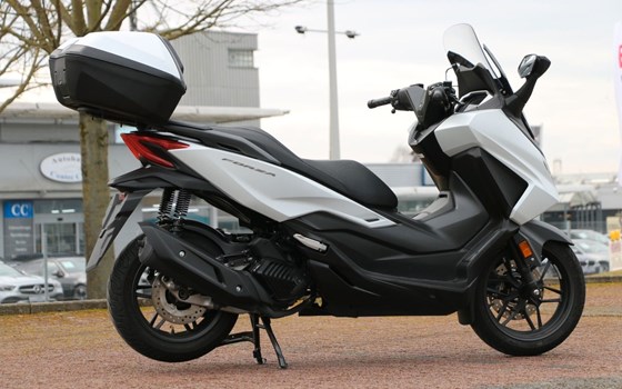 Gebrauchtmotorrad Honda Forza 125 - Bild 2