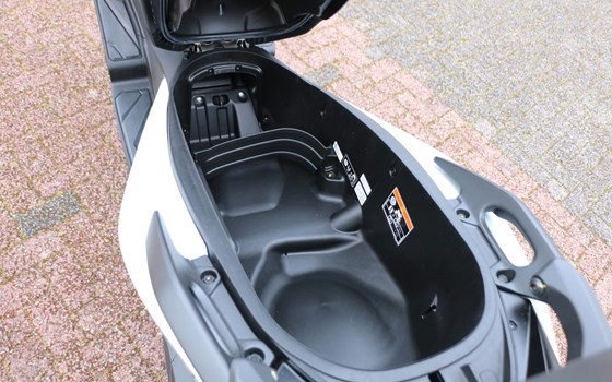 Gebrauchtmotorrad Honda Forza 125 - Bild 8