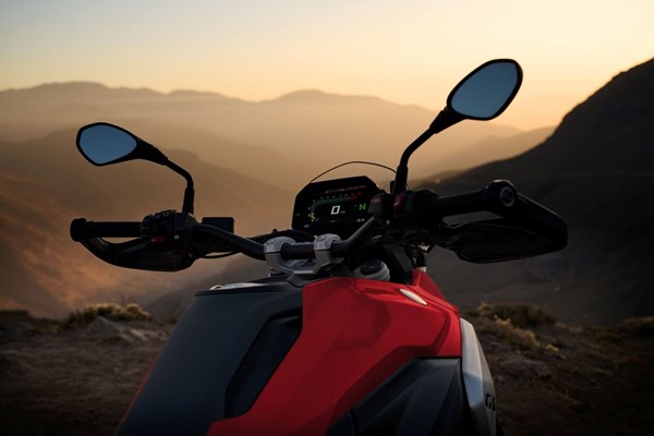 BMW R 1300 GS (racing-red uni) - Bild 6