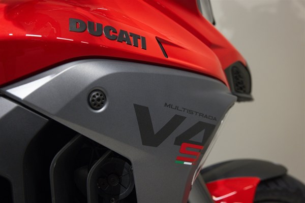 Ducati Multistrada V4 S (rot) - Bild 5