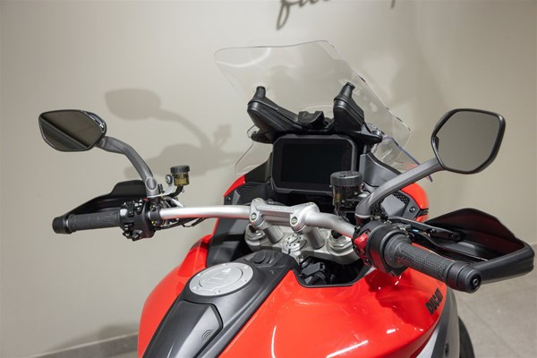 Ducati Multistrada V4 S (rot) - Bild 6