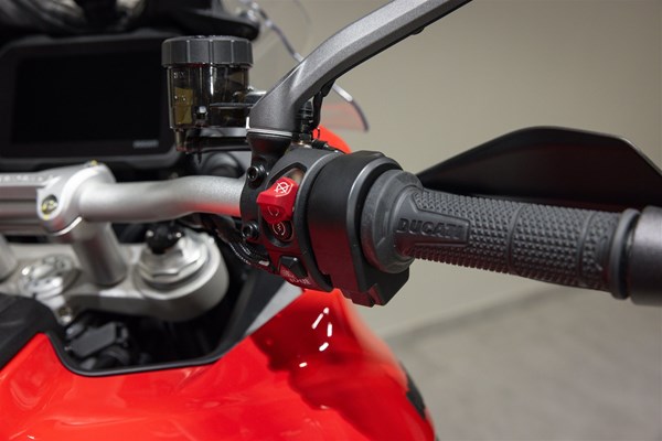 Ducati Multistrada V4 S (rot) - Bild 8