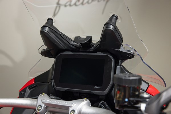 Ducati Multistrada V4 S (rot) - Bild 9