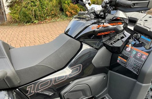 Neumotorrad CFMOTO C-Force 1000