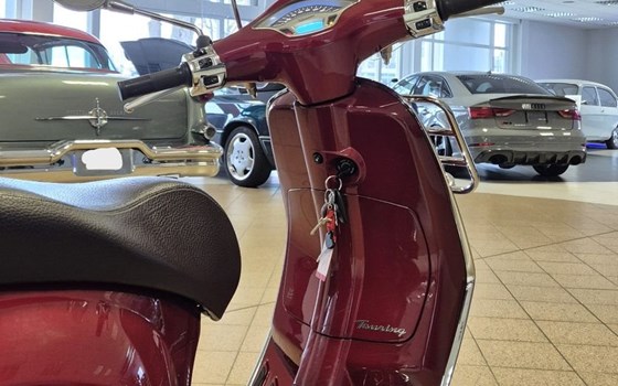 Gebrauchtmotorrad Vespa Primavera 125 Touring - Bild 11