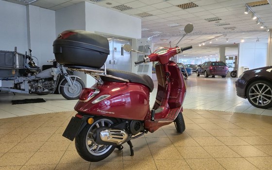 Gebrauchtmotorrad Vespa Primavera 125 Touring - Bild 4