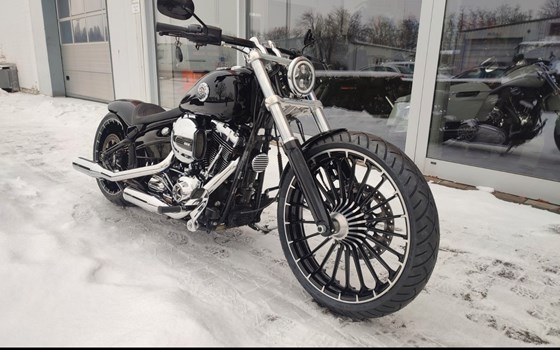 Gebrauchtmotorrad Harley-Davidson Softail Breakout FXSB - Bild 2