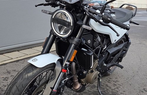 Gebrauchtmotorrad Husqvarna Vitpilen 401