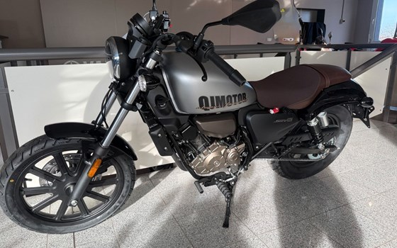 Neufahrzeug QJ Motor SRV 125 - Bild 1