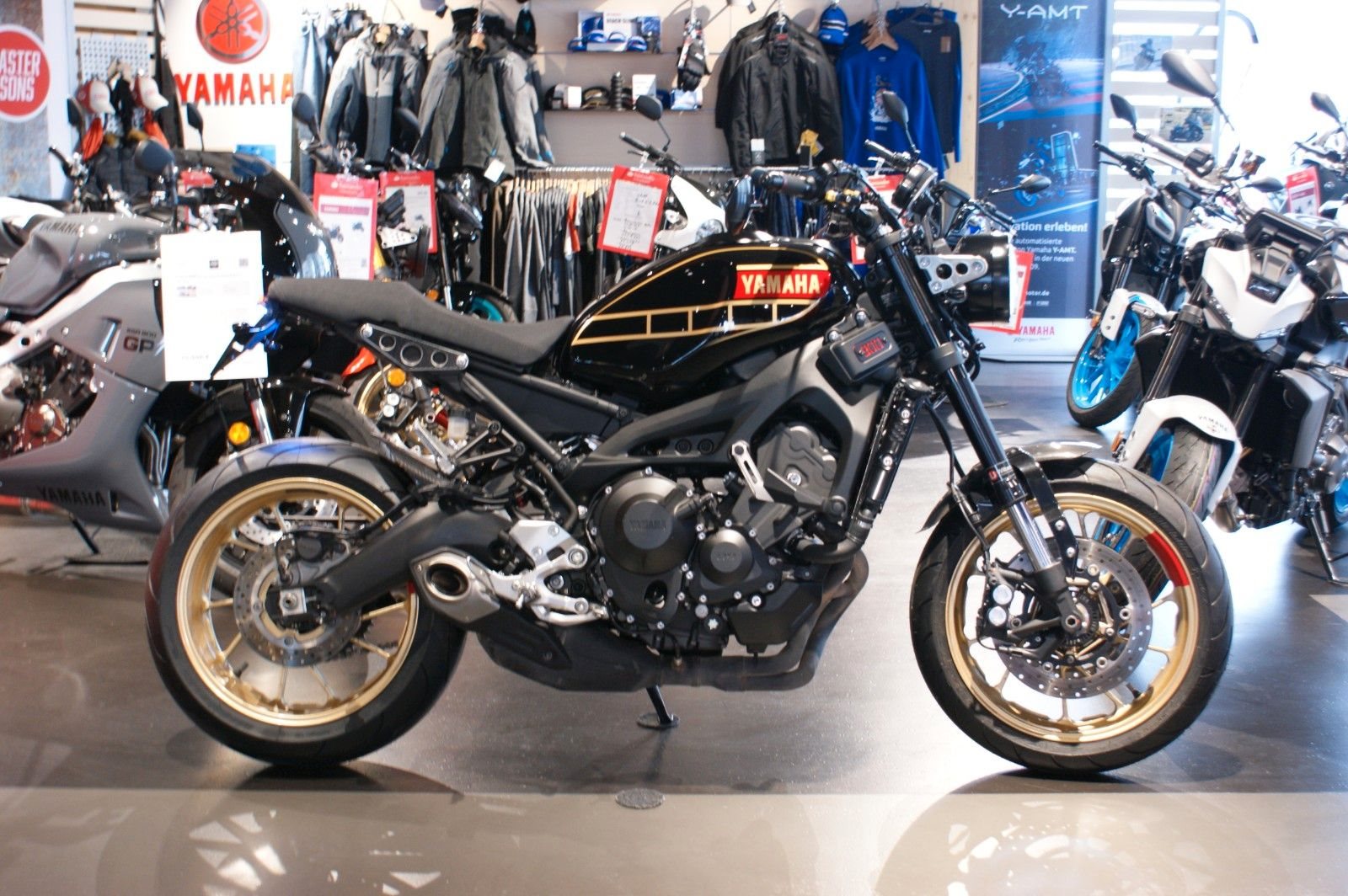 Yamaha XSR900