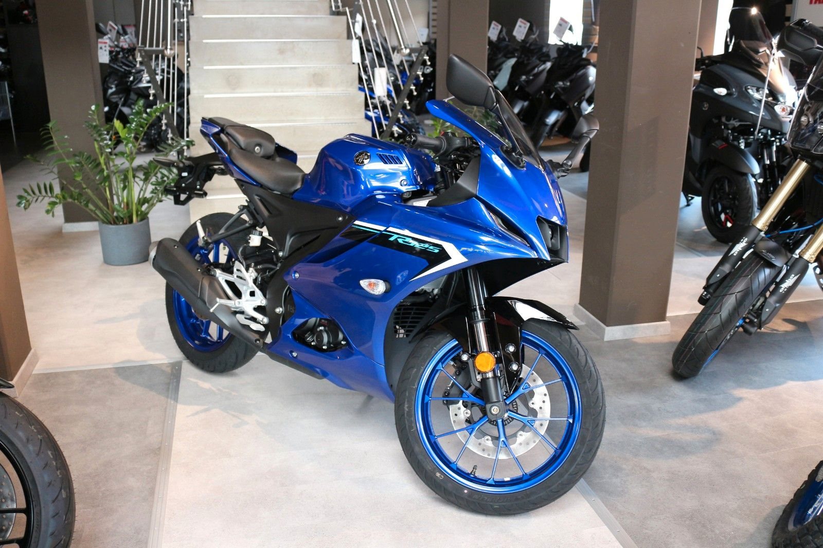 Yamaha R125 
