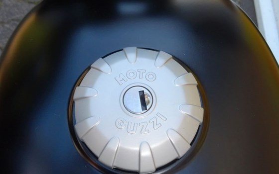 Neufahrzeug Moto Guzzi V7 Stone - Bild 9