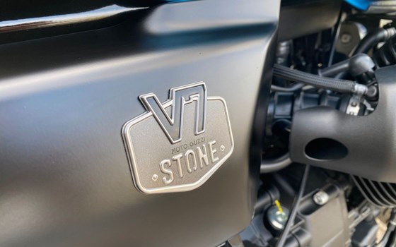 Neufahrzeug Moto Guzzi V7 Stone - Bild 25