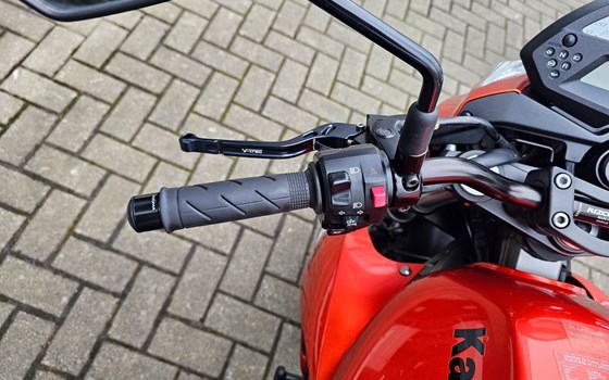 Gebrauchtmotorrad Kawasaki ER-6n - Bild 11