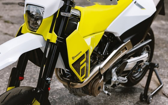 Neufahrzeug Husqvarna 701 Supermoto - Bild 4