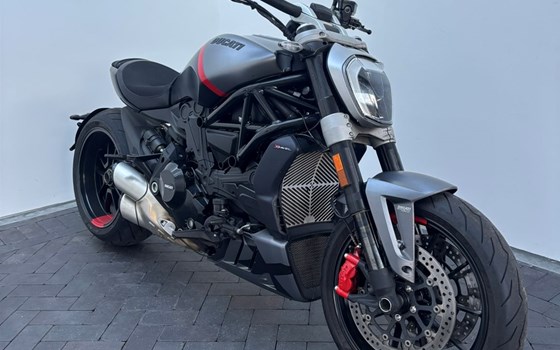 Gebrauchtmotorrad Ducati XDiavel Black Star - Bild 3