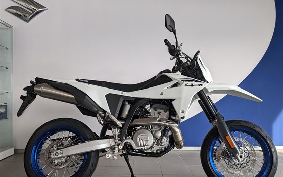 Neufahrzeug Suzuki DR-Z4SM - Bild 6