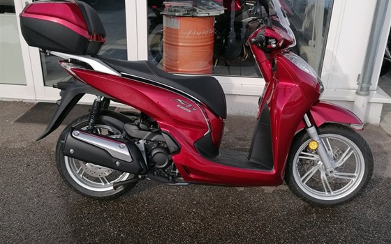 Gebrauchtmotorrad Honda SH300i - Bild 1