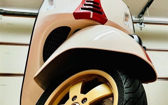 Gebrauchtmotorrad Vespa GTS 300 Super Racing Sixties - Bild 1