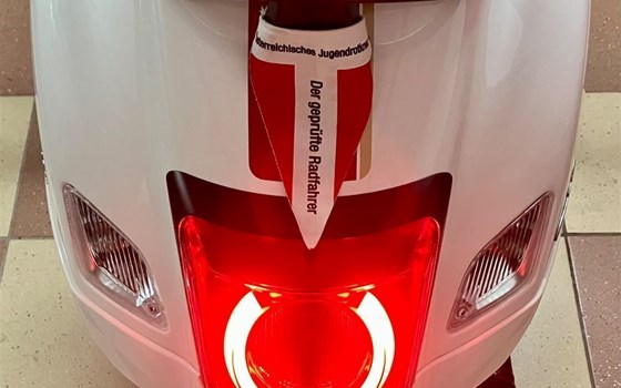 Gebrauchtmotorrad Vespa GTS 300 Super Racing Sixties - Bild 13