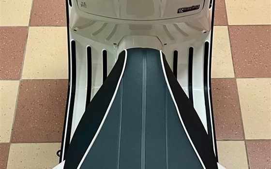 Gebrauchtmotorrad Vespa GTS 300 Super Racing Sixties - Bild 7