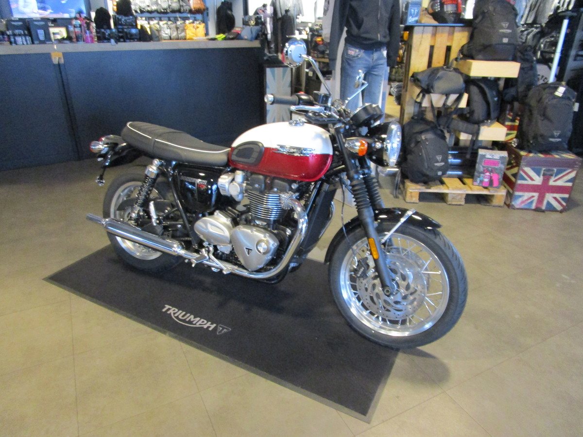 Triumph BONNEVILLE T120 CHROME EDITION