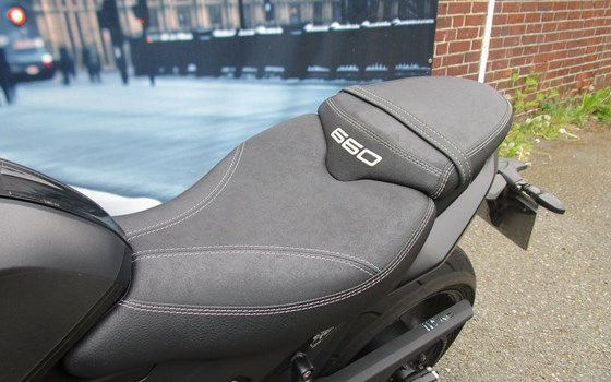 Gebrauchtmotorrad Triumph Daytona 660 - Bild 10