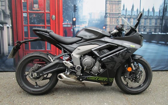 Gebrauchtmotorrad Triumph Daytona 660 - Bild 2