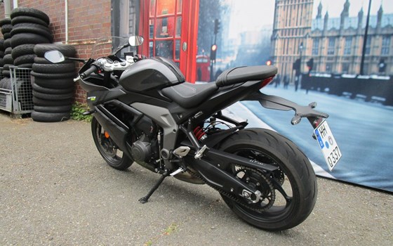 Gebrauchtmotorrad Triumph Daytona 660 - Bild 5