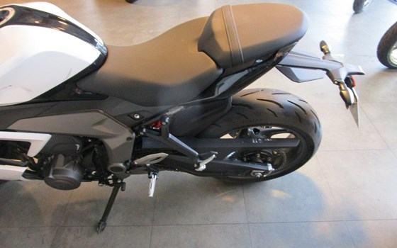 Gebrauchtmotorrad Triumph Daytona 660 - Bild 12