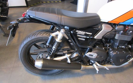 Gebrauchtmotorrad Triumph Speed Twin 900 - Bild 5
