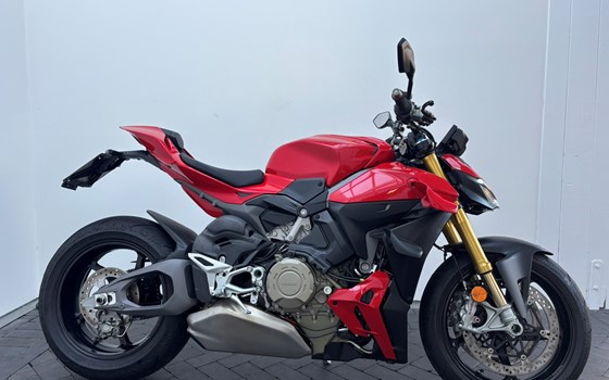 Gebrauchtmotorrad Ducati Streetfighter V4 S - Bild 1